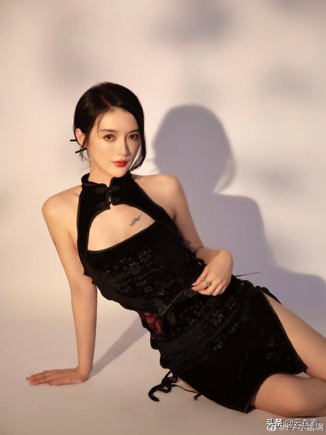 网红美女PP迷人写真欣赏，好漂亮啊