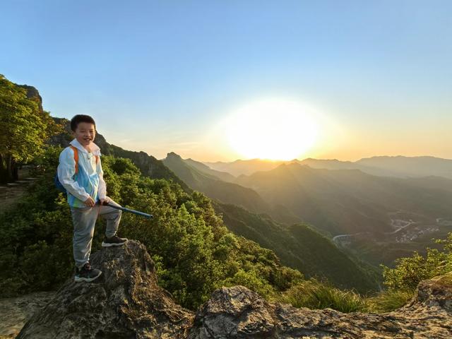 马岭古道茆坪至石舍精华段徒步，再看美女峰神秀