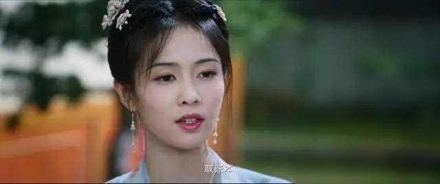 明明姿色平平，却还爱出演“绝世大美女”，自己被喷能怪谁？