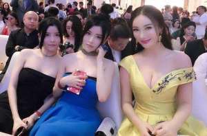 美女胸是什么样子的(3位以“胸”出名的美女，一位封为“中国乳神”另一位换6个男友)