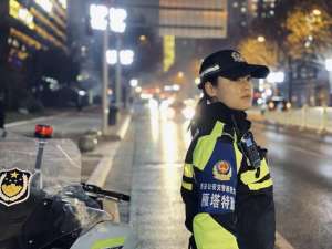 我的美女警察(巾帼风采 铁骑新人——西安交警雁塔大队女子铁骑队员张静怡)