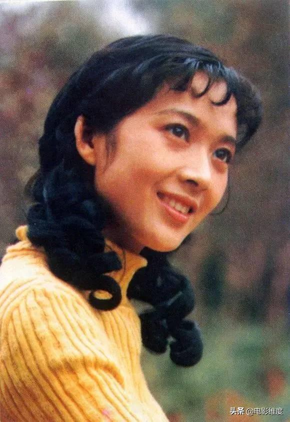 80年代“第一美女”龚雪，当红时嫁给爱情，如今66岁的她依旧优雅