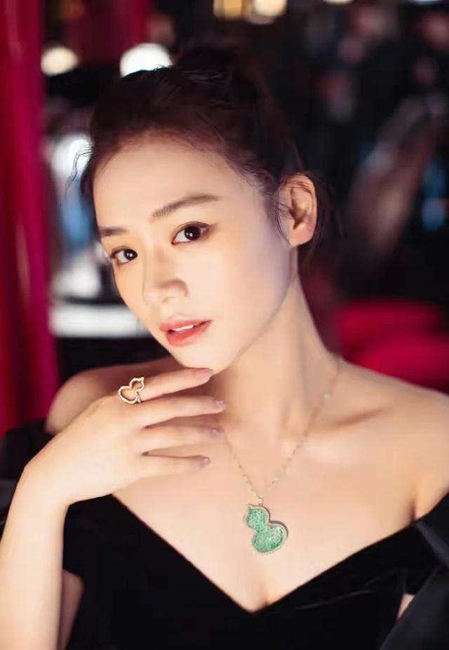 马思纯 SiChun Ma，纯情善良、性感迷人的美女演员｜美女写真