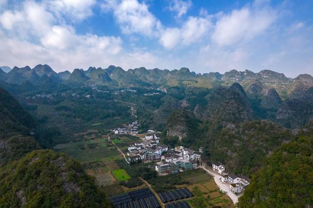 广西美女去兴义出差，被当地帅哥迷住了，扬言非他不嫁