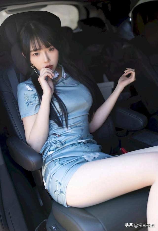 美女模特小奶瓶超清写真美照分享