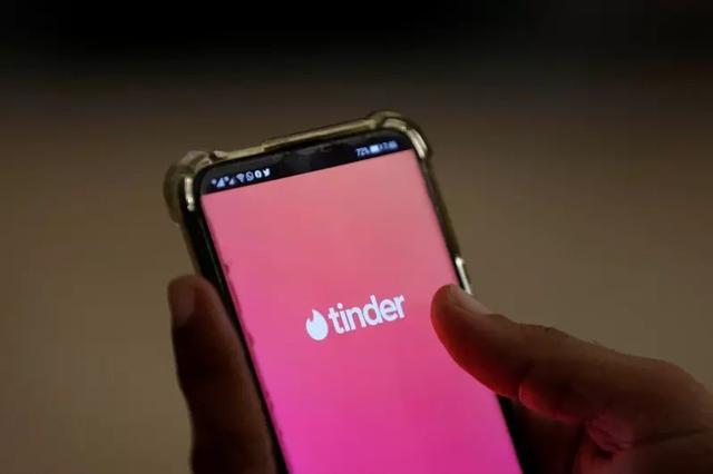 Tinder泰国广告将“美女当食物”，民众斥冒犯严逼下撤！