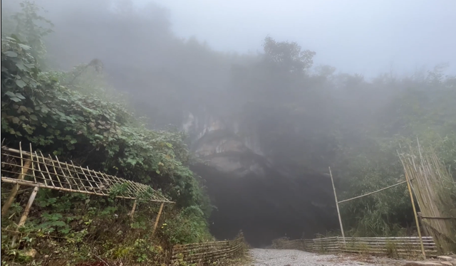 张家界一山洞开“天眼”，湘西美女独守奇洞隐居生活节奏慢