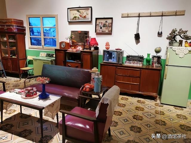 94年老师留我在他家过夜，半夜他女儿摸黑进我屋，现在是我媳妇