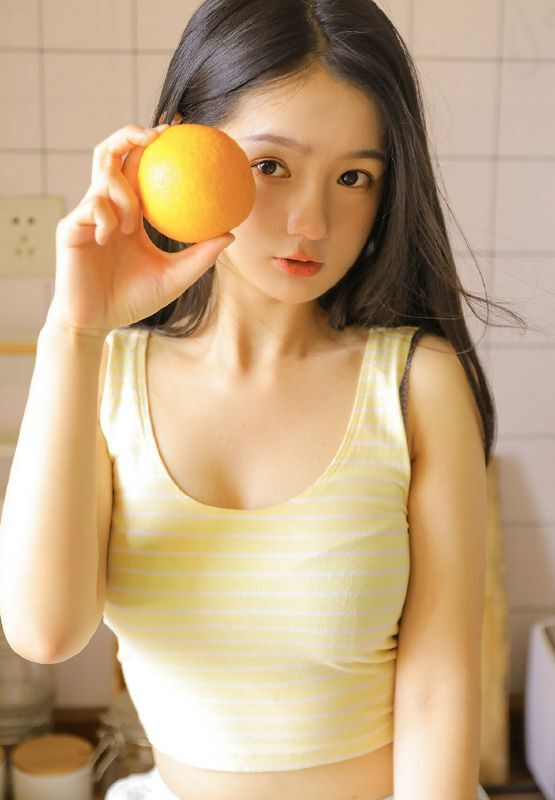 极品美女长发吊带清凉夏日写真