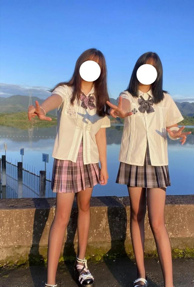 黑丝控图集，性感美女黑丝jk制服