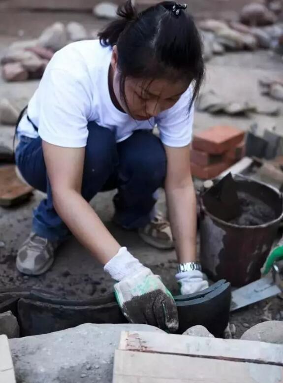 美女建筑学博士山区造土房子9年，获联合国大奖