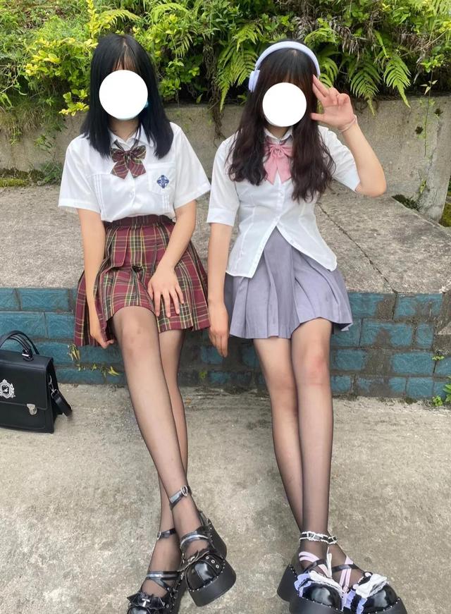 黑丝控图集，性感美女黑丝jk制服