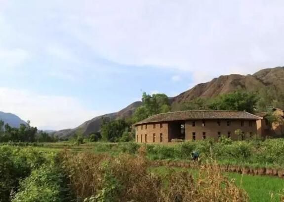 美女建筑学博士山区造土房子9年，获联合国大奖