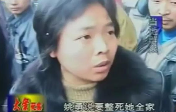 2000年，男子为控制女友，强制给她戴上“贞操锁”，被捕后还狡辩