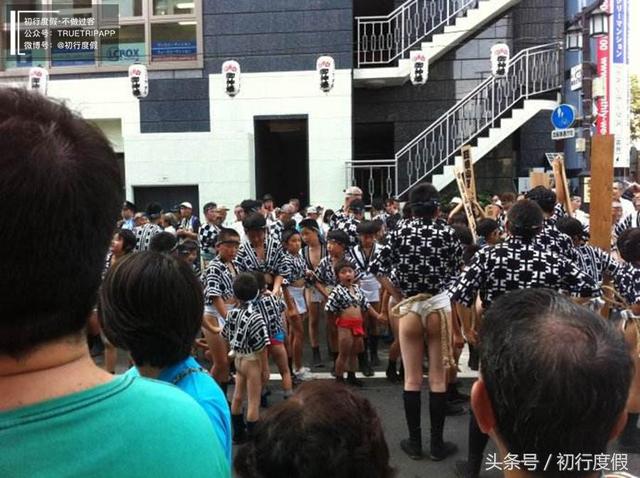 日本的这个节日，男女老少为什么会光着屁股大街上跑？