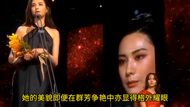 “世界第一美女”长啥样？穿人鱼裙美到犯规，堪称行走的乳胶娃娃