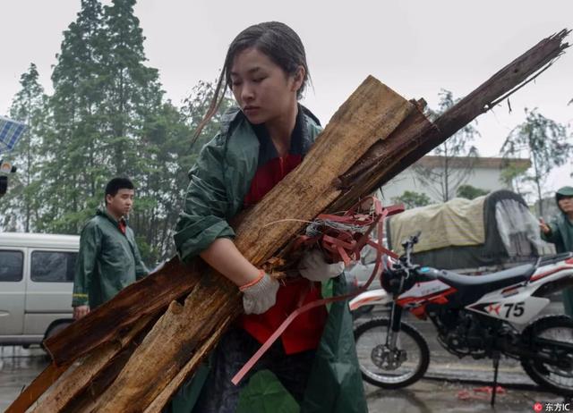 汶川地震中痛失双腿，她成“无腿舞者”活出精彩！如今帮助更多人走到阳光下……