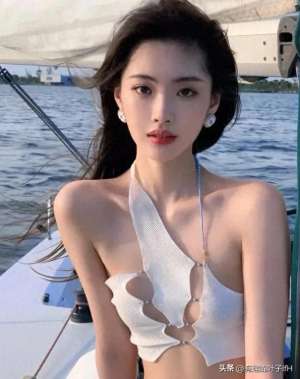 比基尼美女诱惑热舞(狂热夏日海滩激情比基尼美女派对，想象夏天的性感极限)