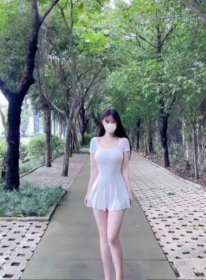 早晨大美女(清晨露朝下的美少女晨跑，性感瞬间瞬间抓心)