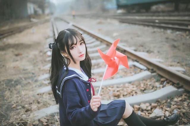 日系服装JKcosplay，凉爽的清晨才是拍照的好时光