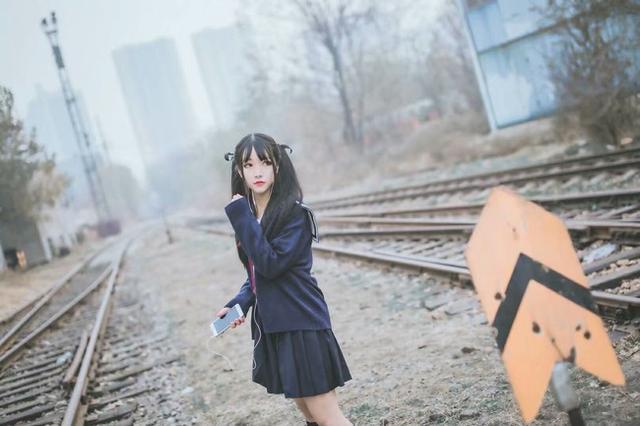 日系服装JKcosplay，凉爽的清晨才是拍照的好时光