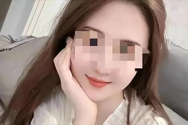 #社会聚焦# 美女出轨被抓现行，丈夫愤怒出手！出轨背后的社会警示