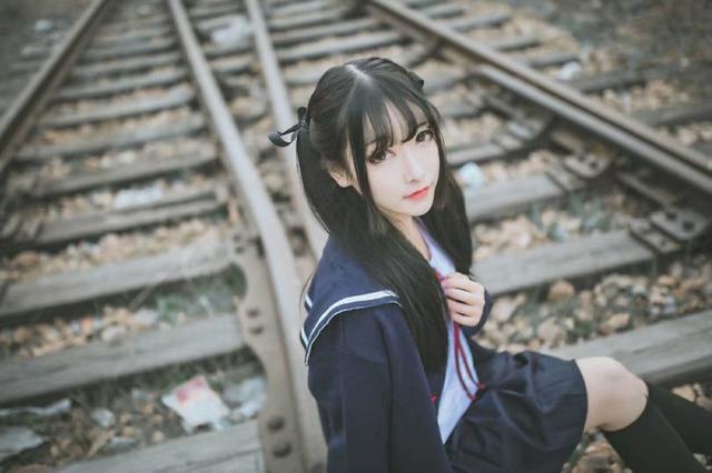 日系服装JKcosplay，凉爽的清晨才是拍照的好时光