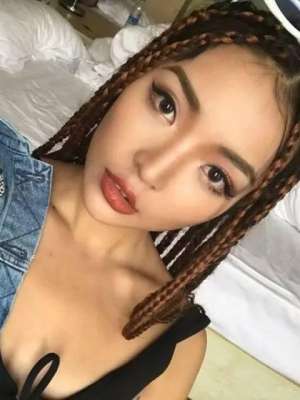 美女明星磁力链接(谁能招架中国第一女RAPPER VAVA的电眼魅力？)